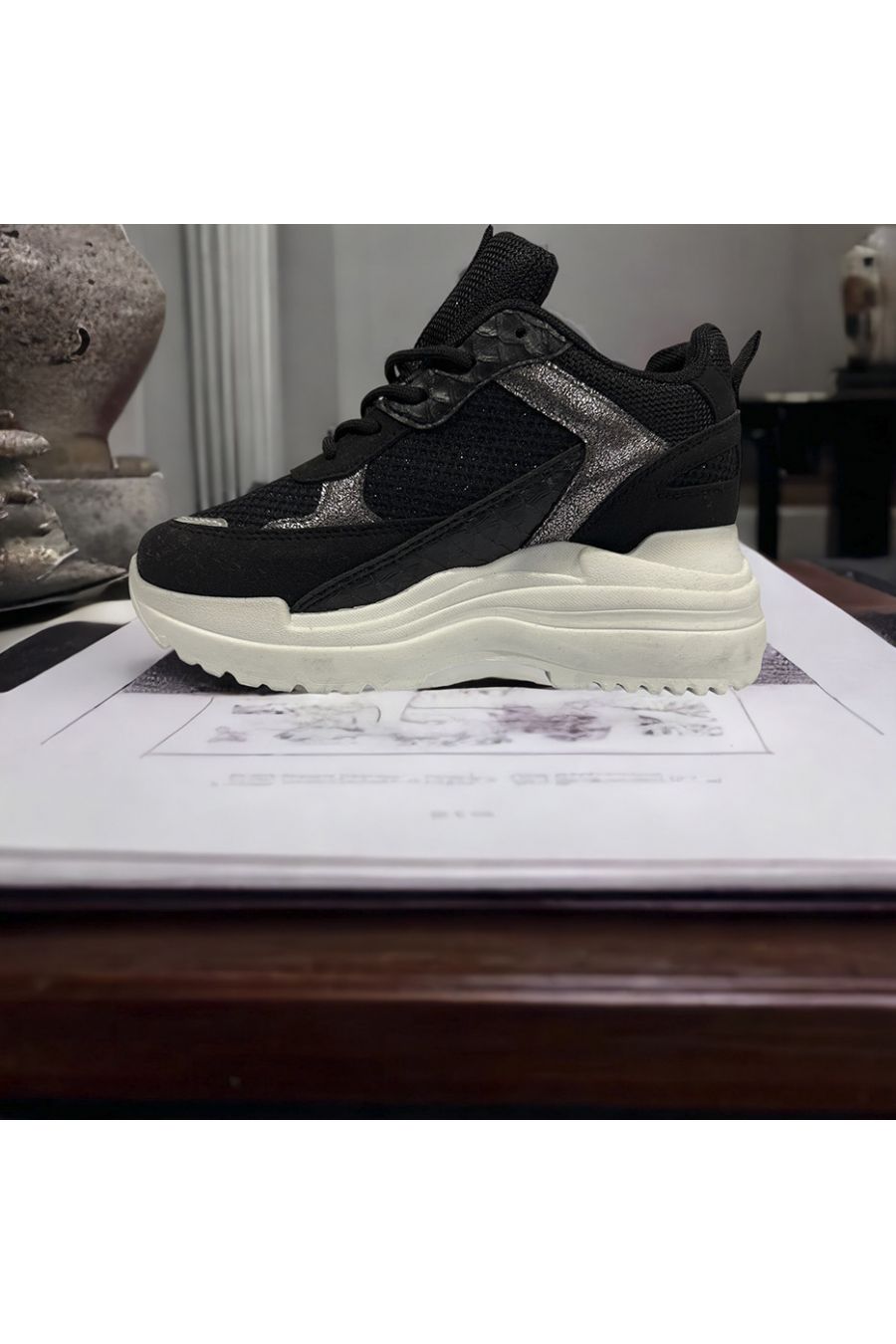 Zwarte en zilveren wigvormige mand - 1