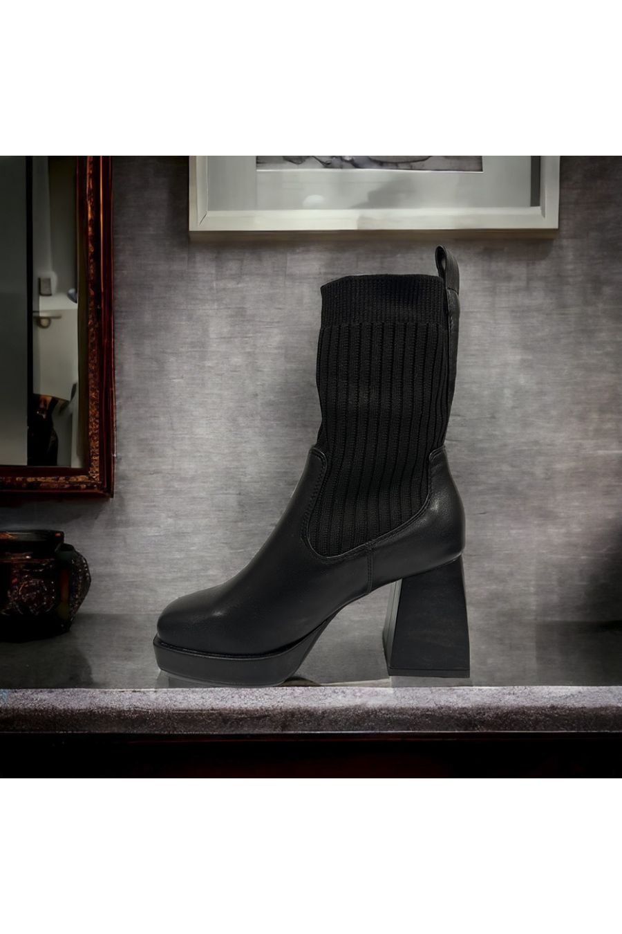 Very chic black ankle boot - 1