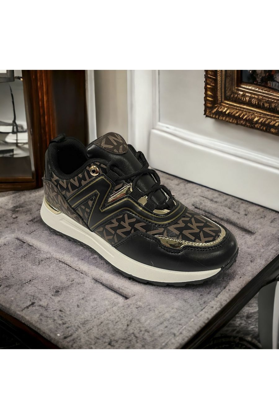 Black inspired sneaker - 2