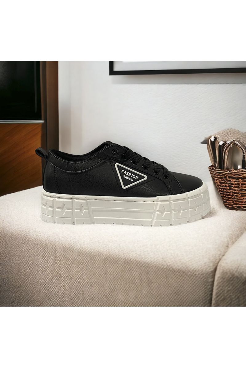 Inspired black trainer with chunky sole - 3
