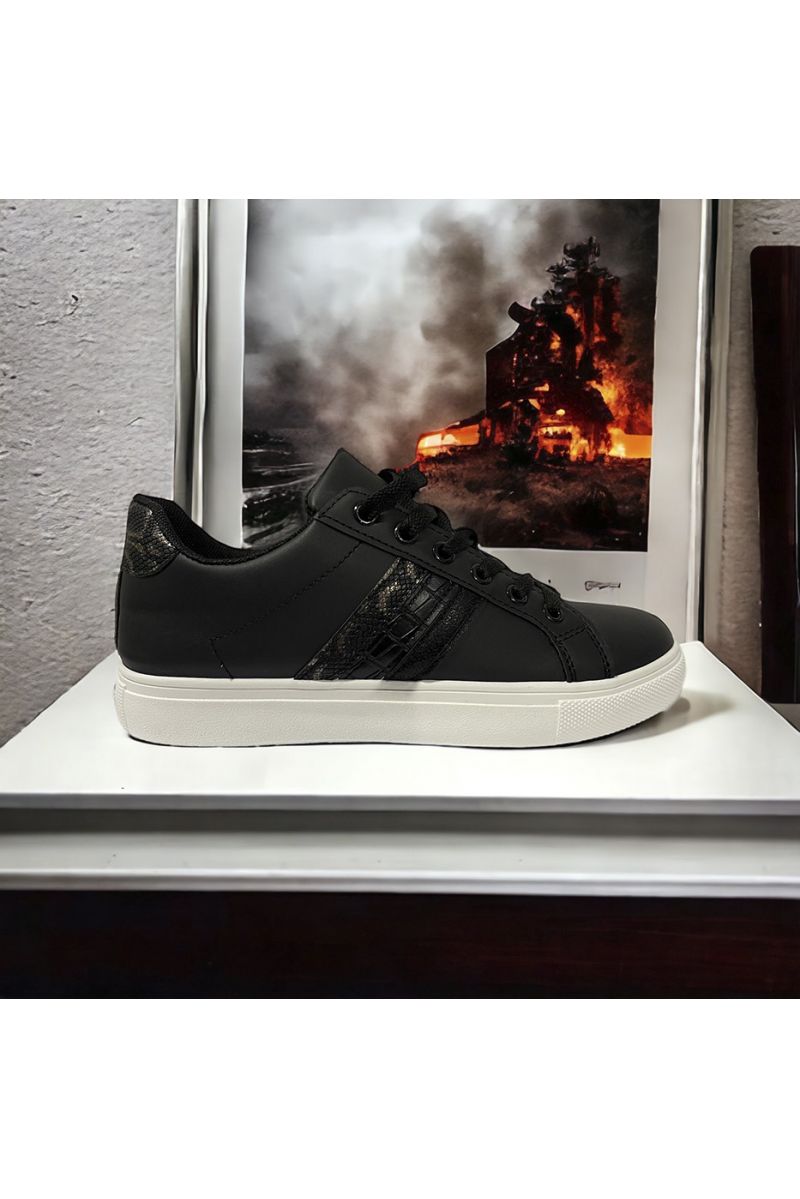 Zwarte sneaker geïnspireerd op krokodillenpatroon - 3