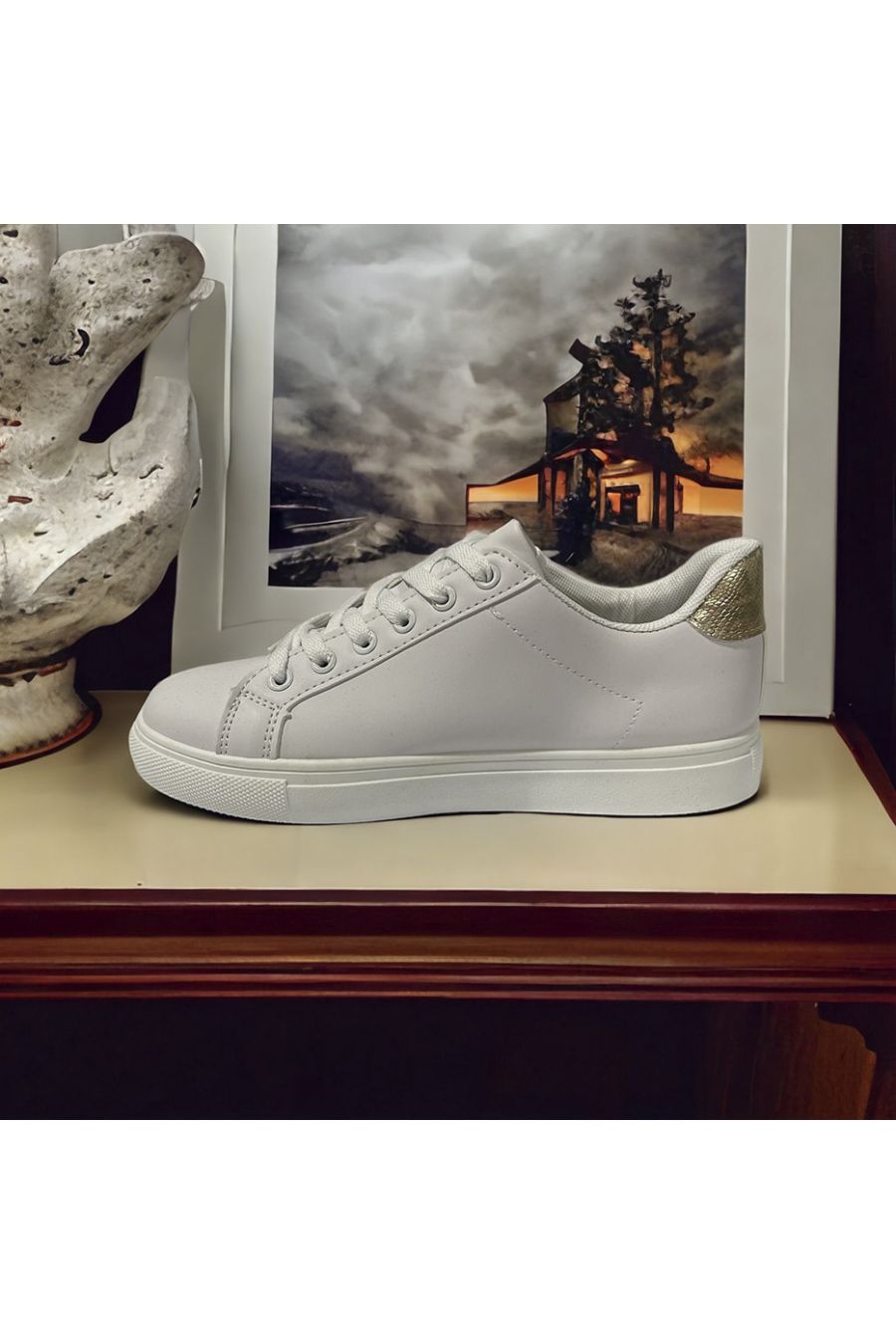 White and gold crocodile-inspired basket - 1