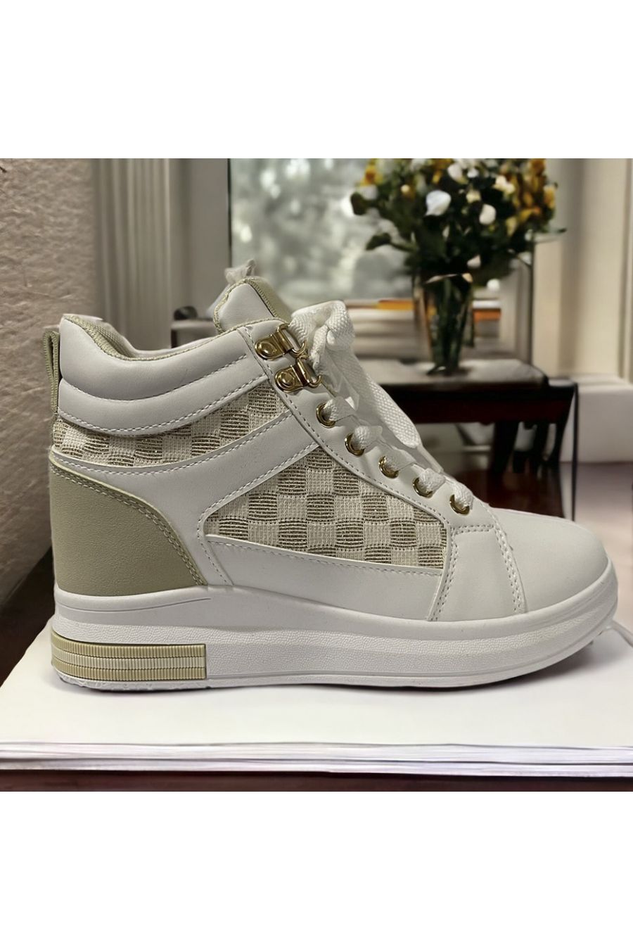 White and gold high-top sneaker - 3