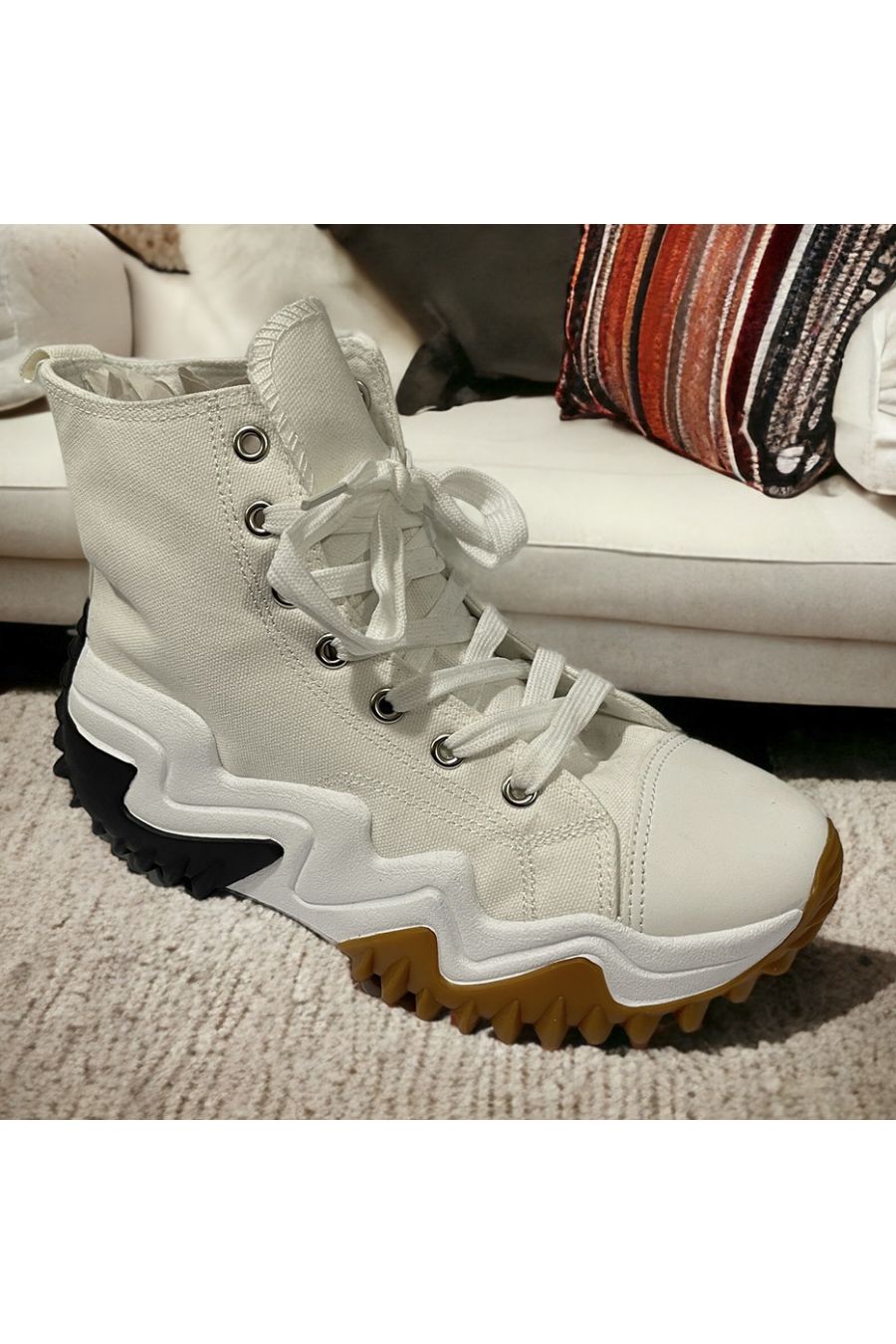 Witte geïnspireerde hoge sneaker - 1