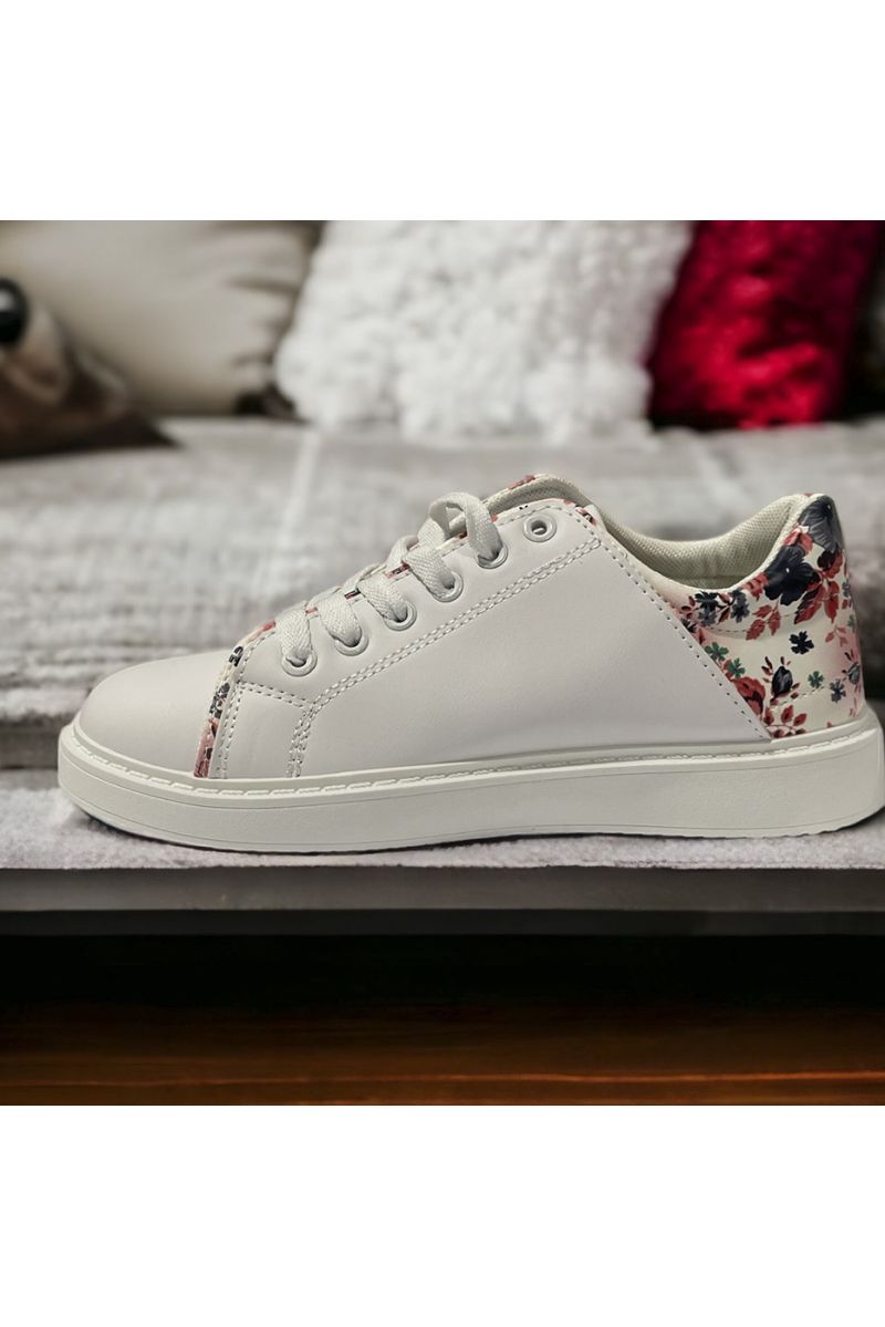 White basket with floral pattern - 2