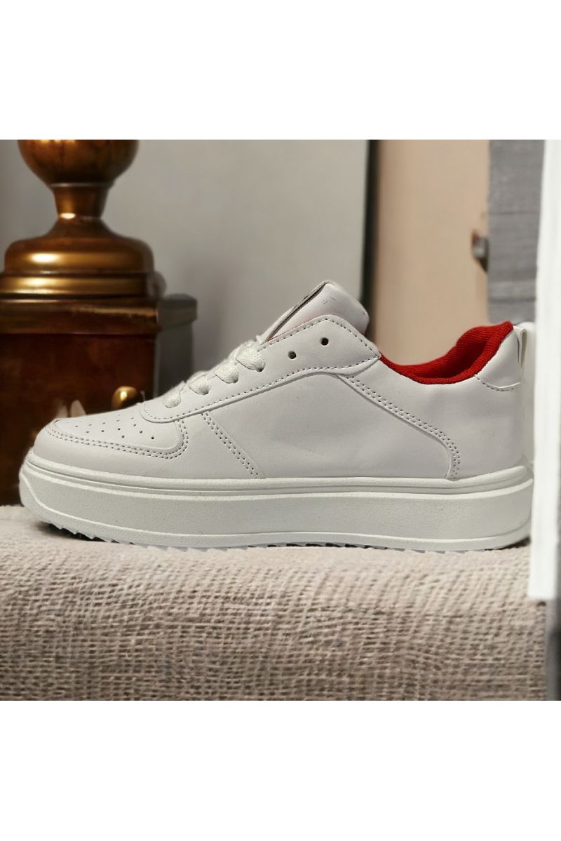 White and red basket with heart - 2