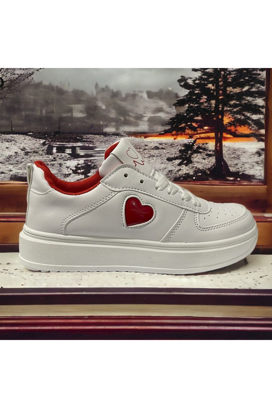 White and red basket with heart - 3