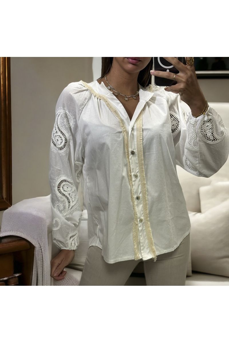 Sublime chemise en coton ornée de dentelles et de broderies - 4
