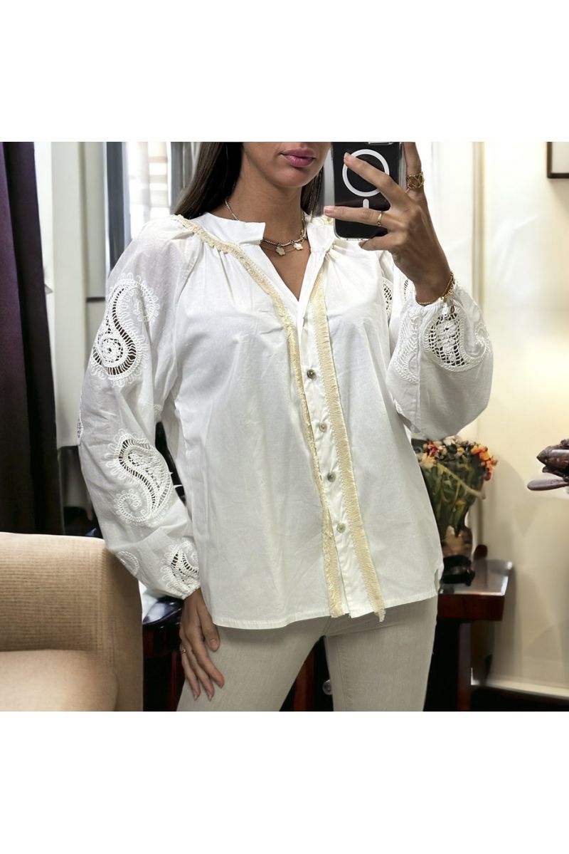 Sublime chemise en coton ornée de dentelles et de broderies - 5