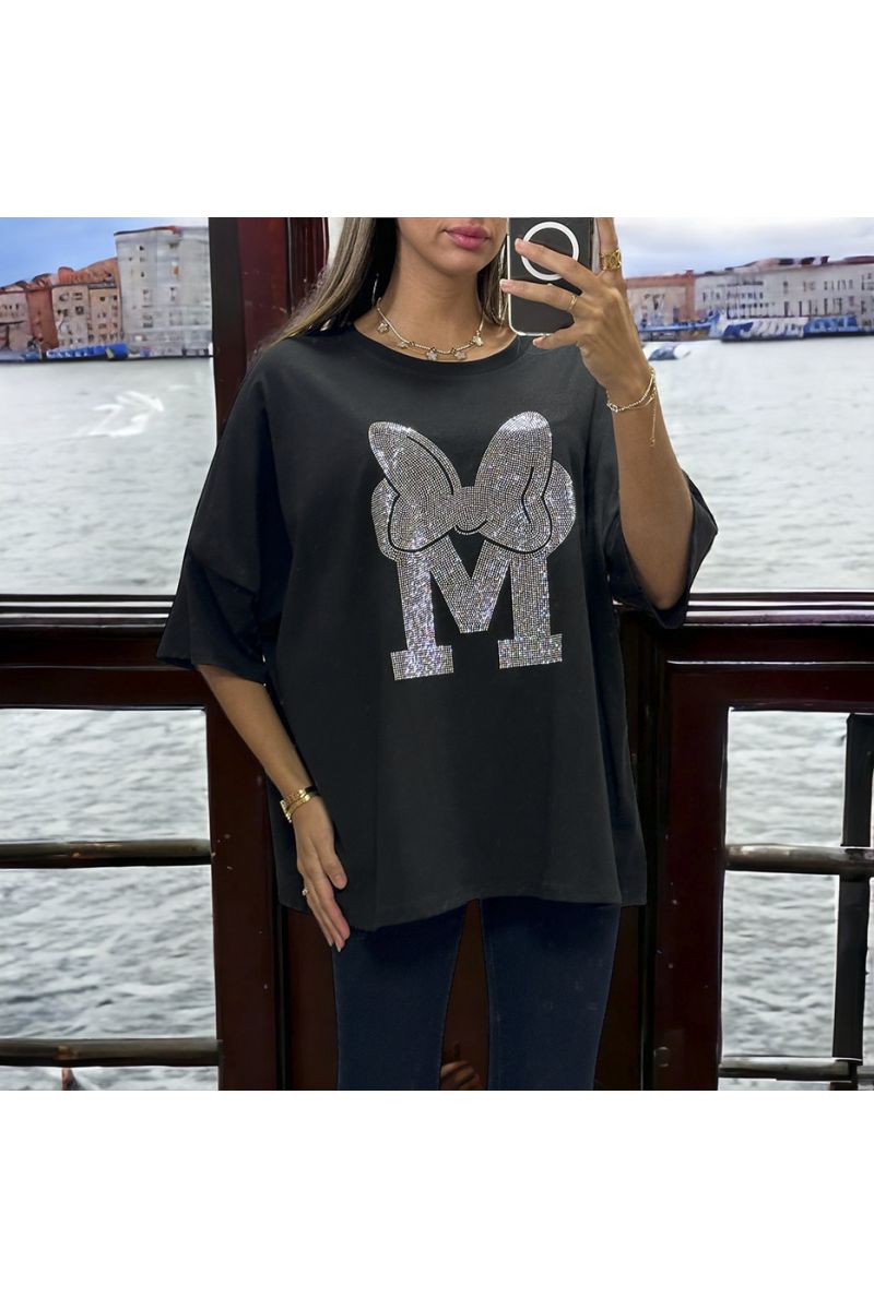 Oversized zwart T-shirt met grote M-letters van strassteentjes - 3