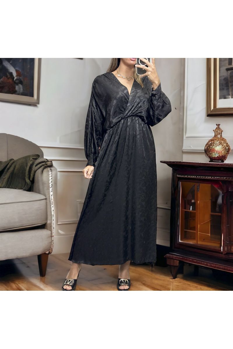 Long black wrap dress in shiny material with pattern - 4