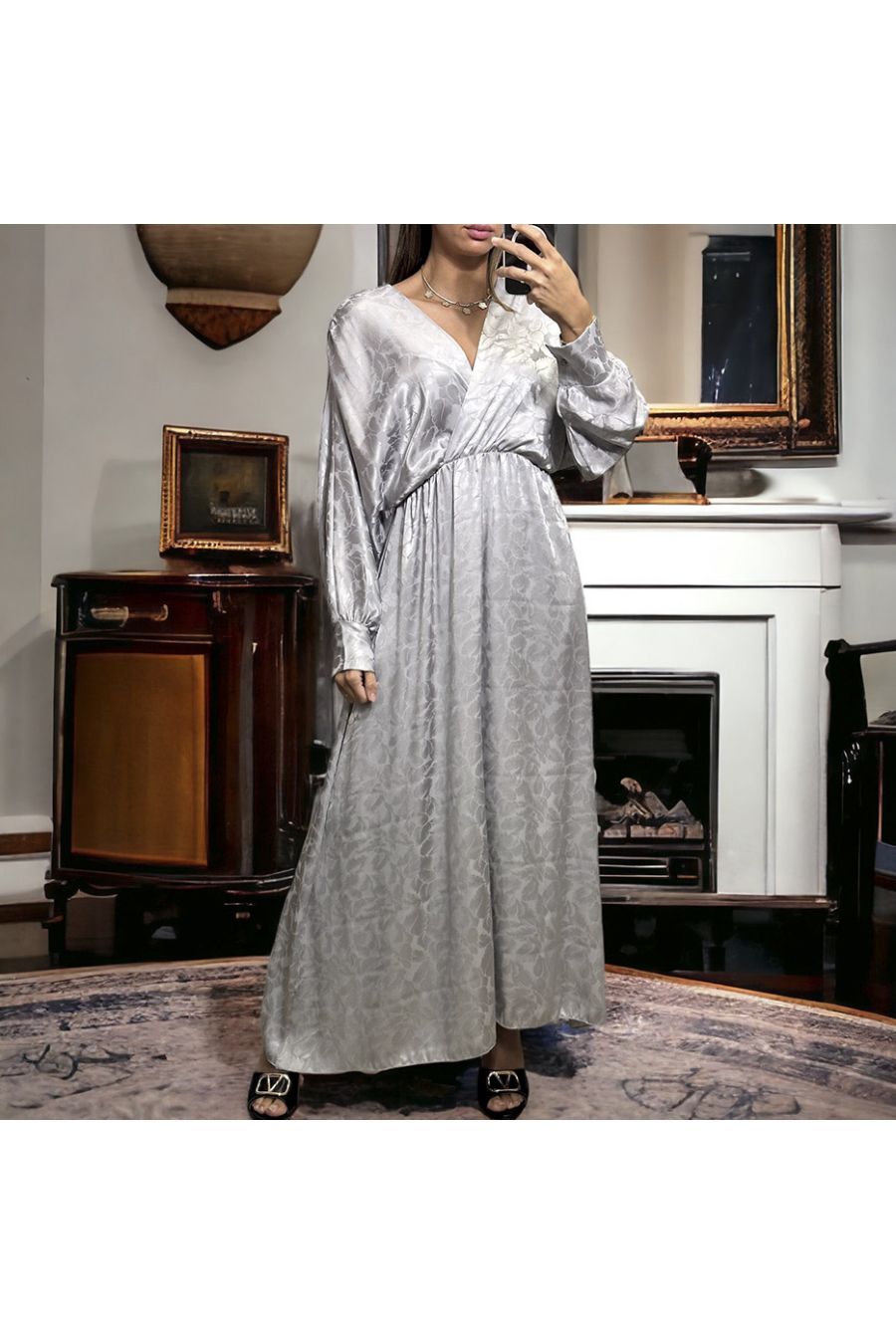 Long gray wrap dress with shiny patterned material - 2
