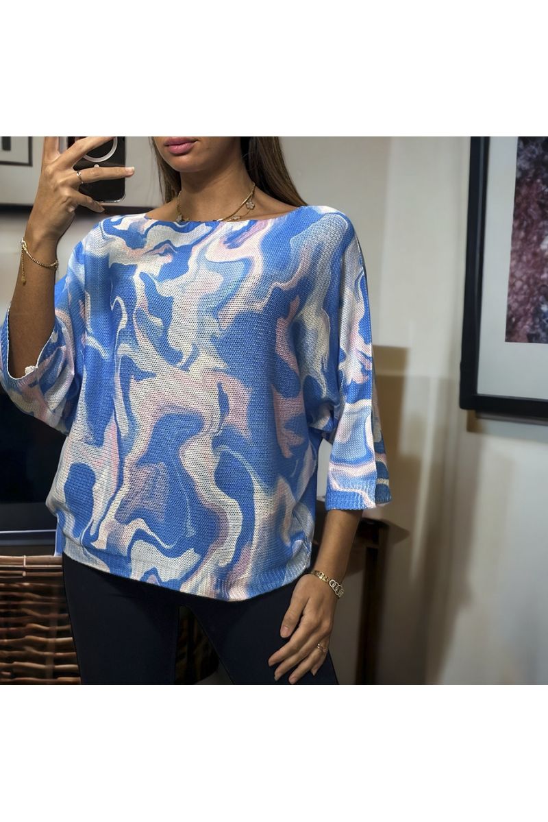 Oversized top with blue batwing sleeves in knitted military pattern - 3