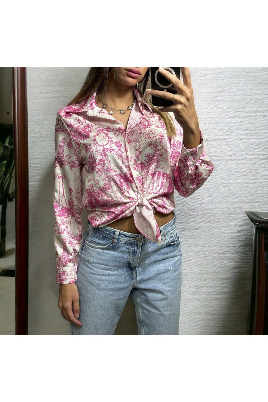 Pink and white shirt with a printed pattern - 3
