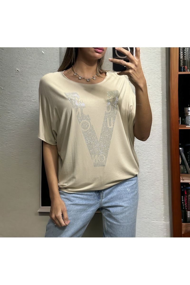 T-shirt over size en coton beige avec motif V inspi en strass - 1