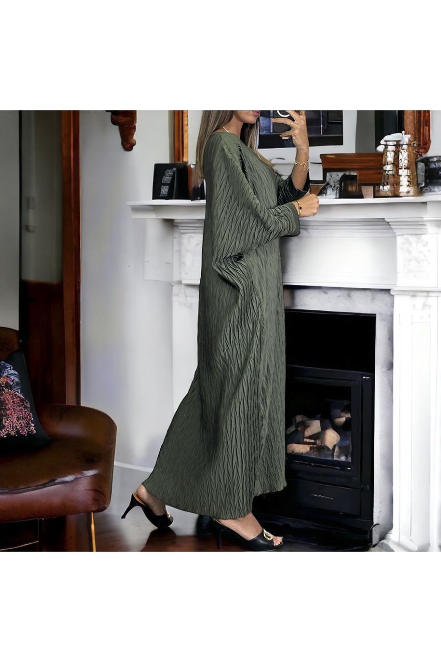 Long khaki v-neck dress with pattern - 4