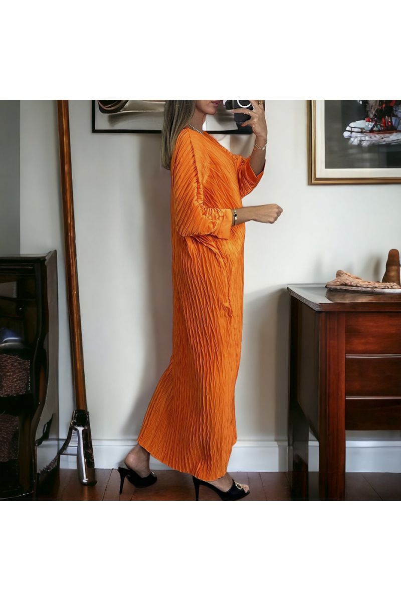 Long orange v-neck dress with pattern - 4