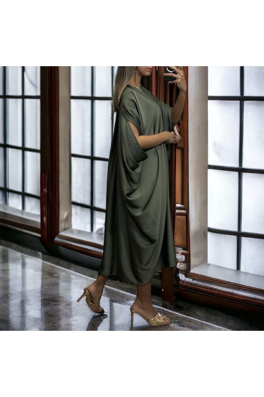 Long loose satin buttoned dress in khaki - 3