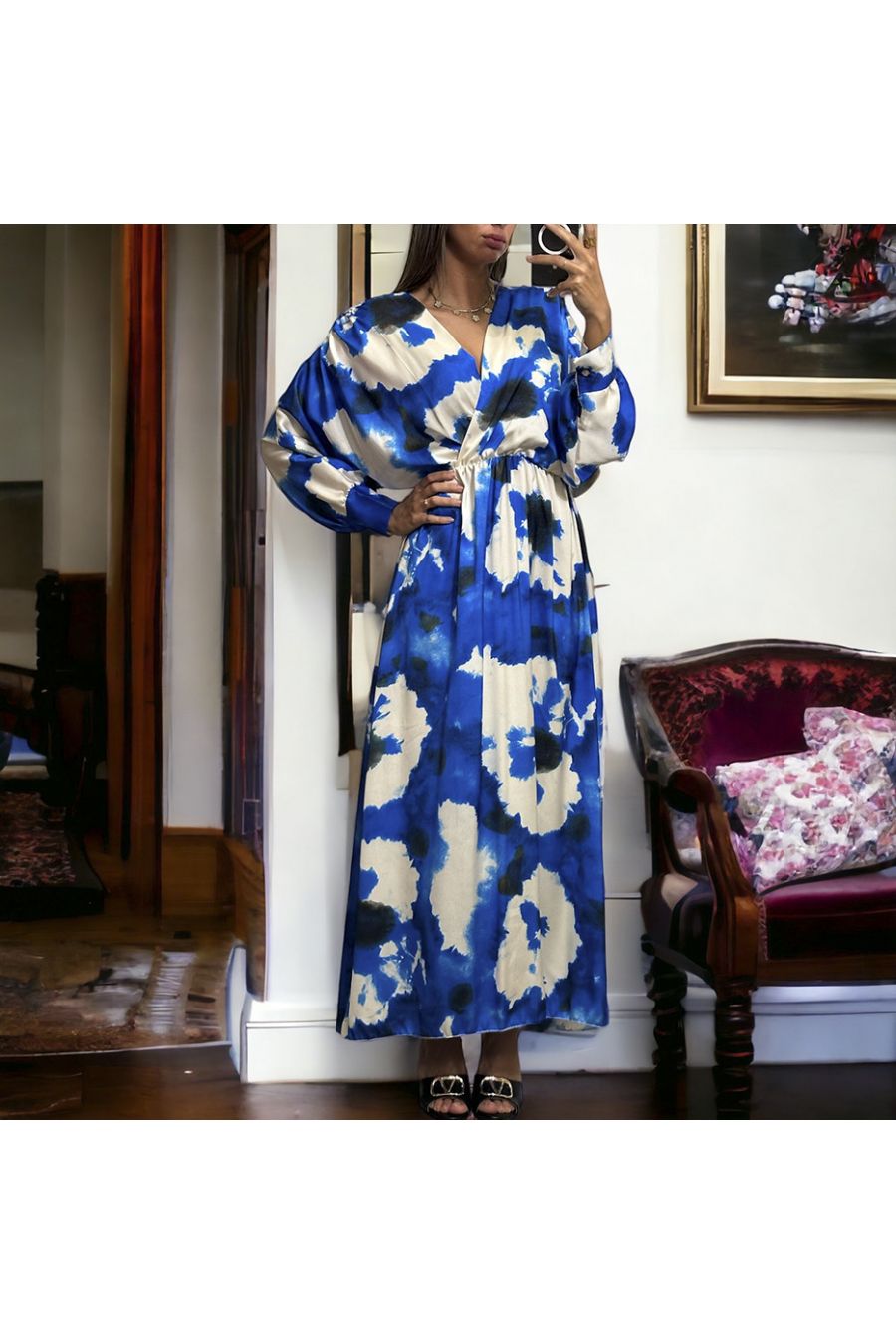 Long royal satin dress with pretty pastel pattern - 3