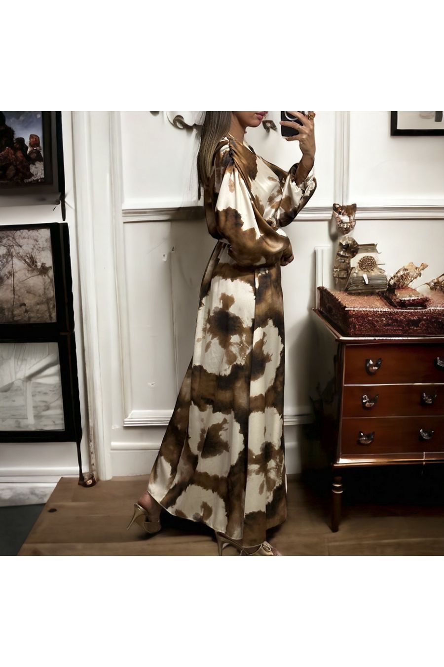 Long brown satin dress with pretty pastel pattern - 4