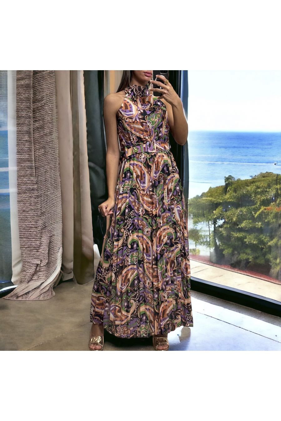 Longue robe plissé noir avec ceinture sublime motif imprimé - 1