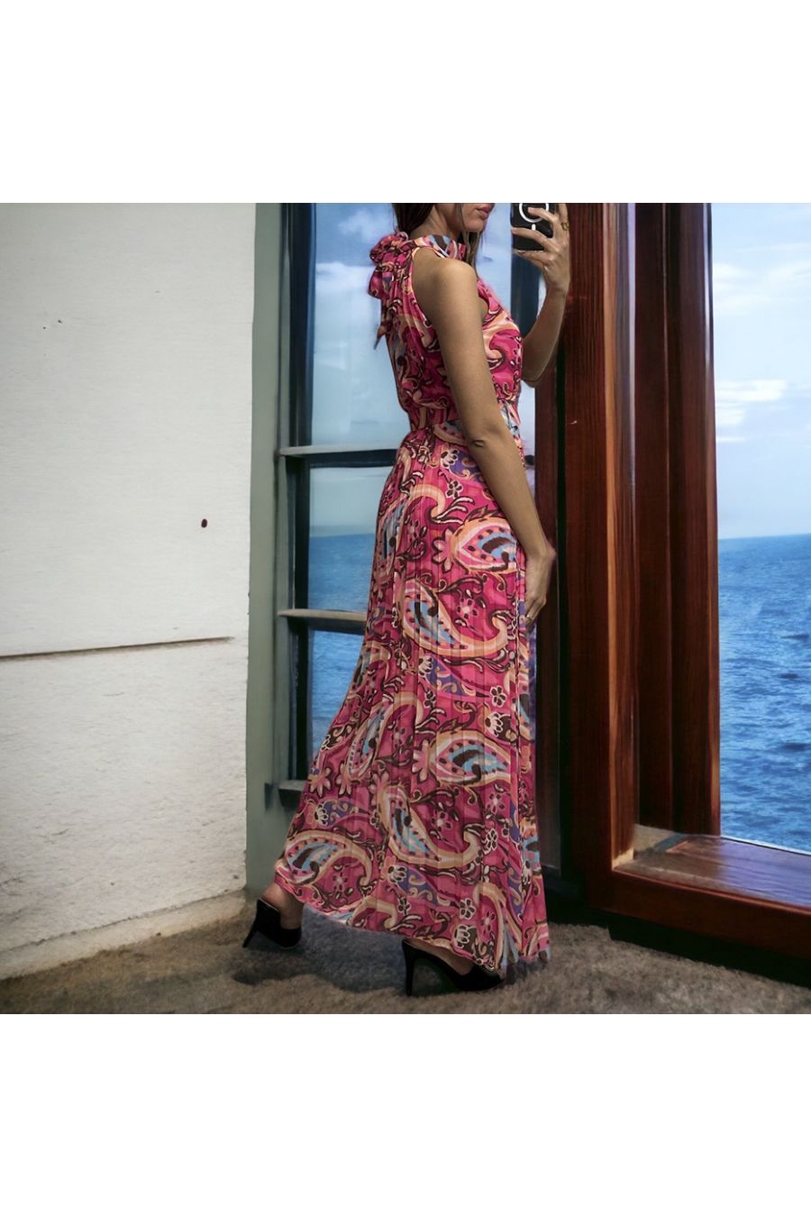 Longue robe plissé fuchsia avec ceinture sublime motif imprimé - 3