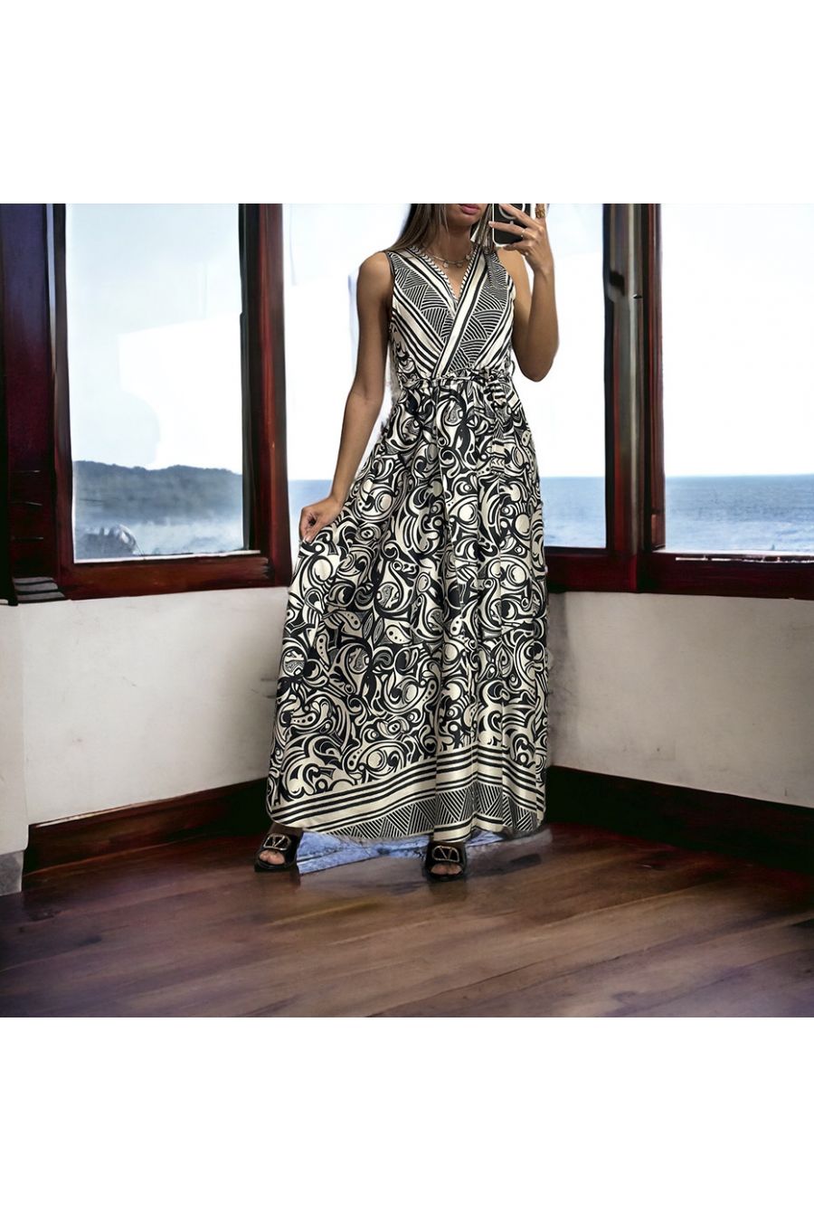 Long black and white satin dress crossed at the bust - 3