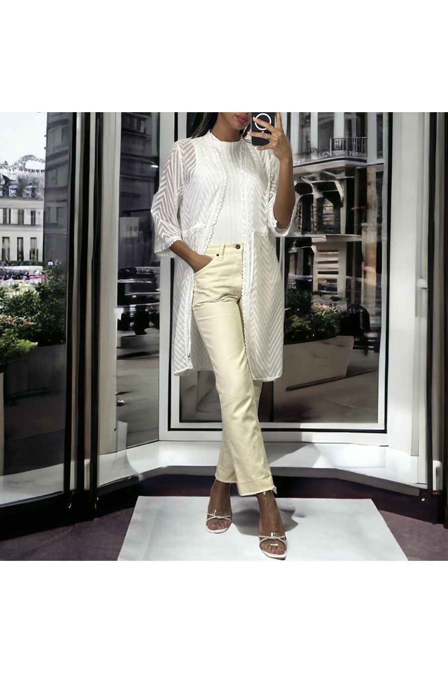 Kimono en voile brodé blanc ajustable à la taille - 3