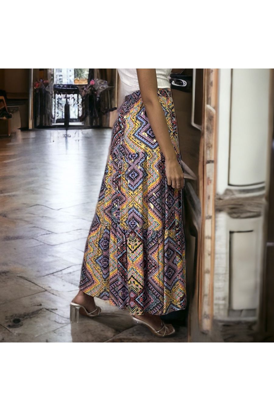 Lange uitlopende lila rok met mooi patroon - 1