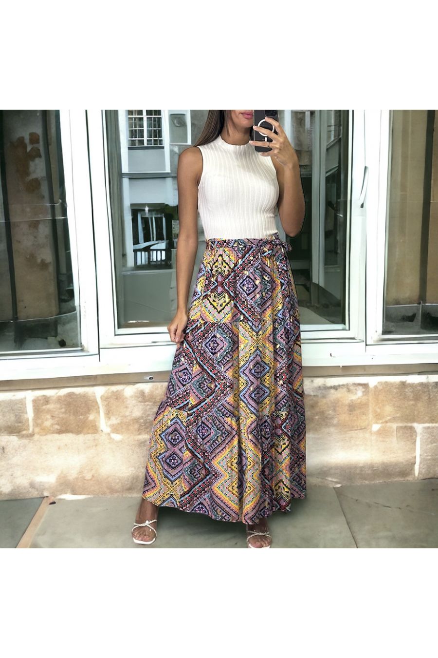 Lange uitlopende lila rok met mooi patroon - 3