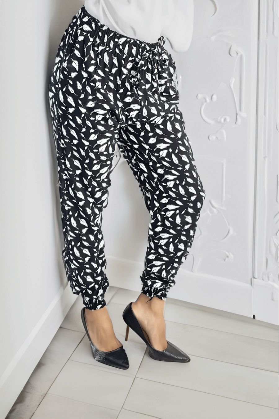 Black Hundred Feather Print Wide Leg Pants - 2