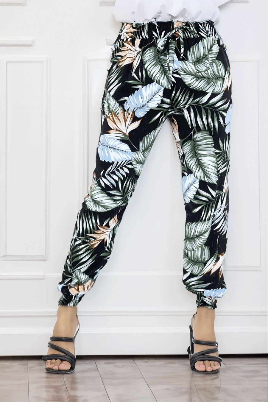 Zwarte gebladerte broek, soepele elastische taille en enkels - 1