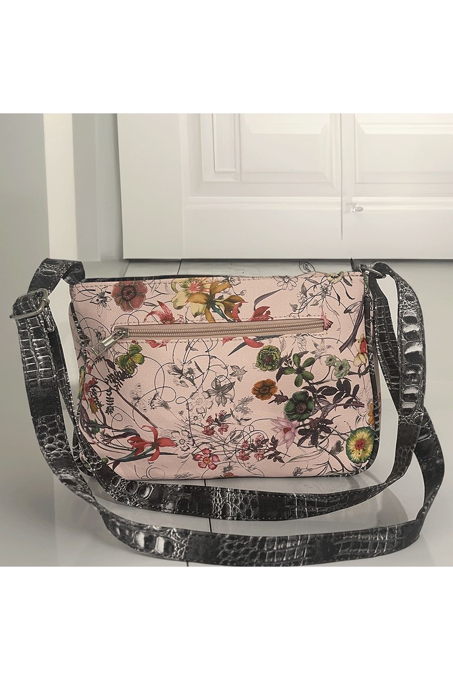 Pink handbag with pattern - 3