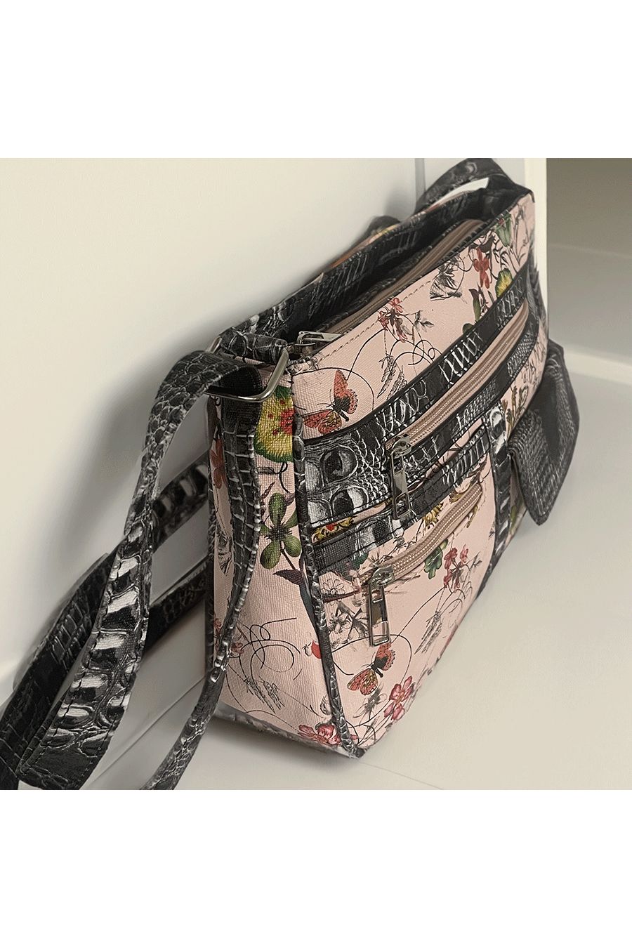 Pink handbag with pattern - 4