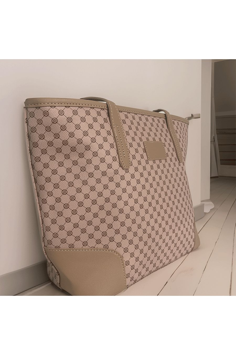 Pink handbag with pattern - 3