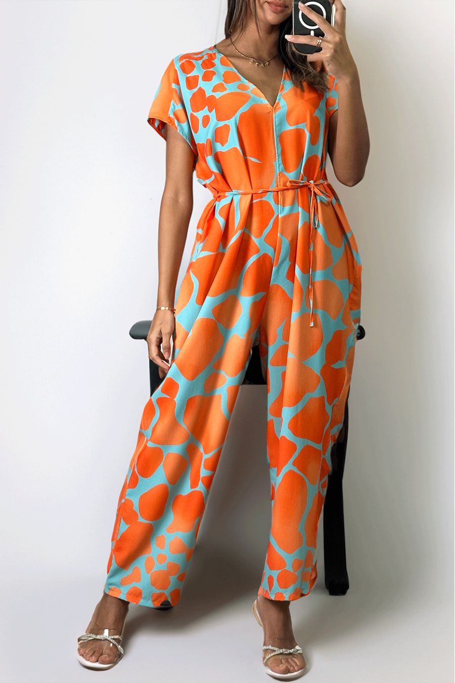 Oversized v-neck orange print jumpsuit. - 3