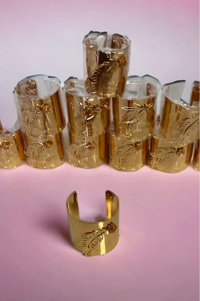 Lot of 12 golden bracelets with feather - 1