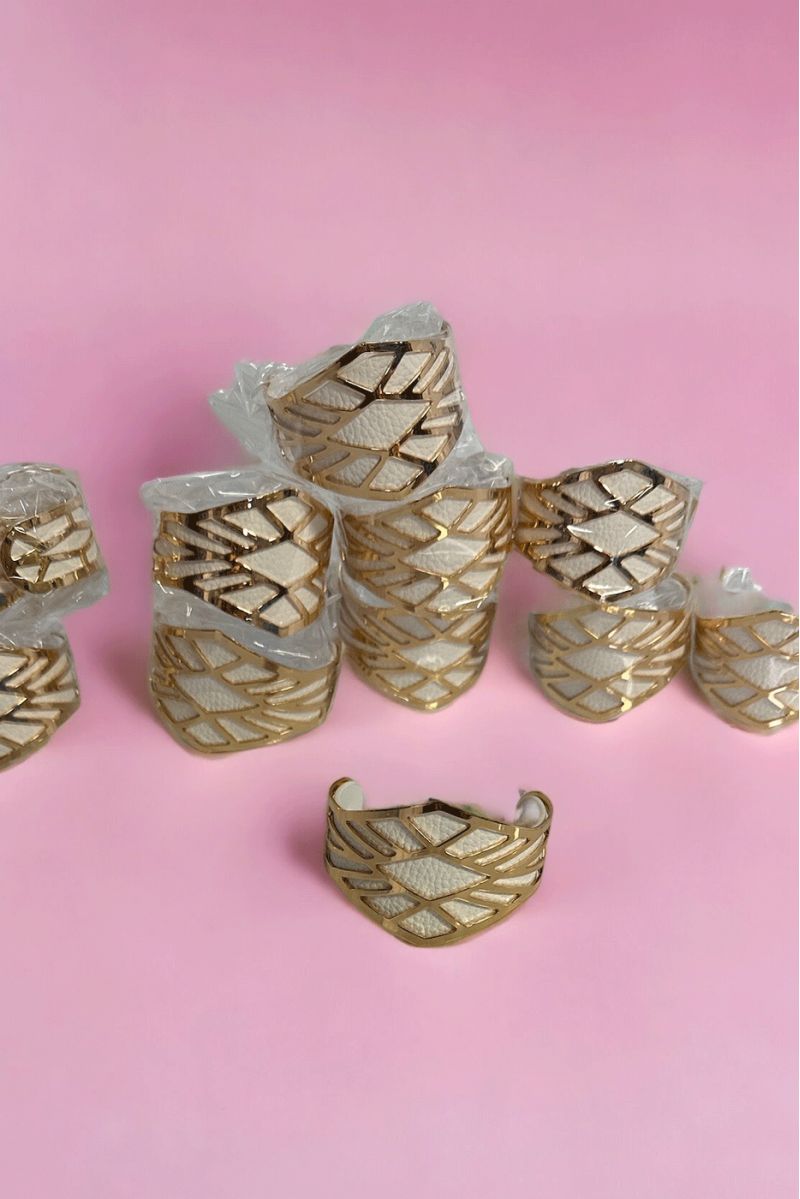 Set of 12 white and gold bracelets - 1