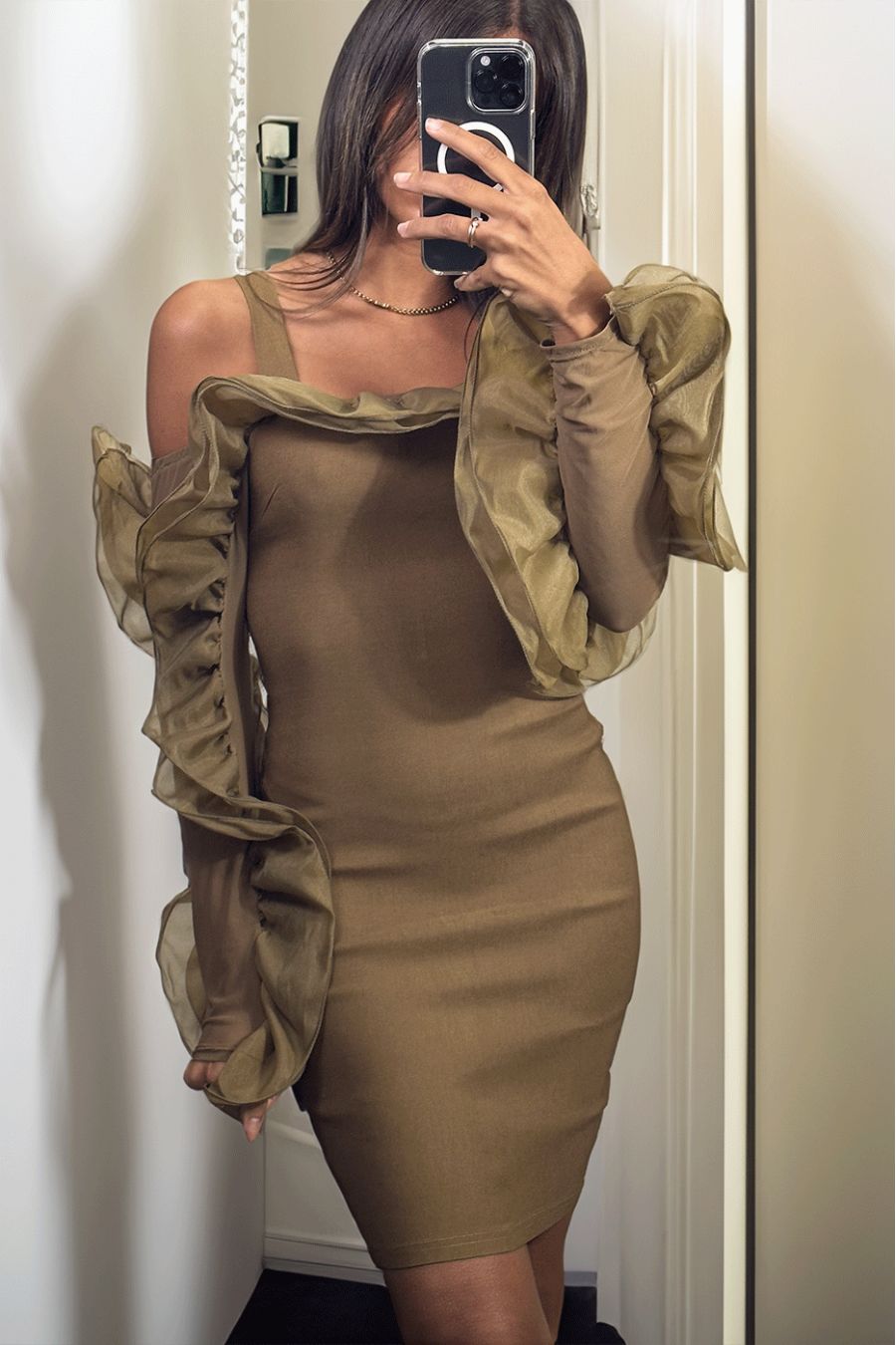 Camel evening dress with shiny ruffles, a touch of glamor for your special occasions - 3