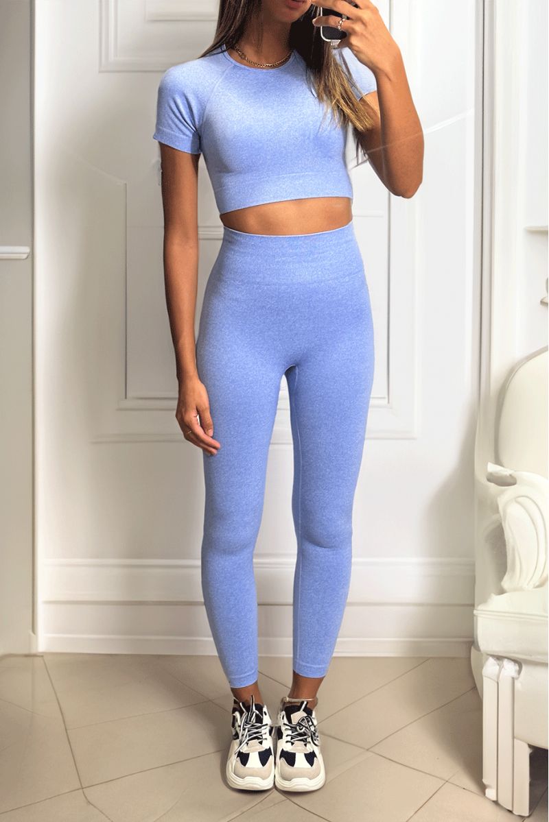 Blue sports top and leggings set in embarrassing material - 3