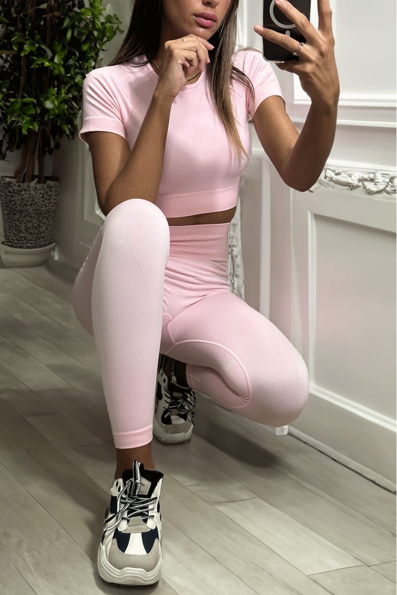 Pink sports top and leggings set in uncomfortable material - 4