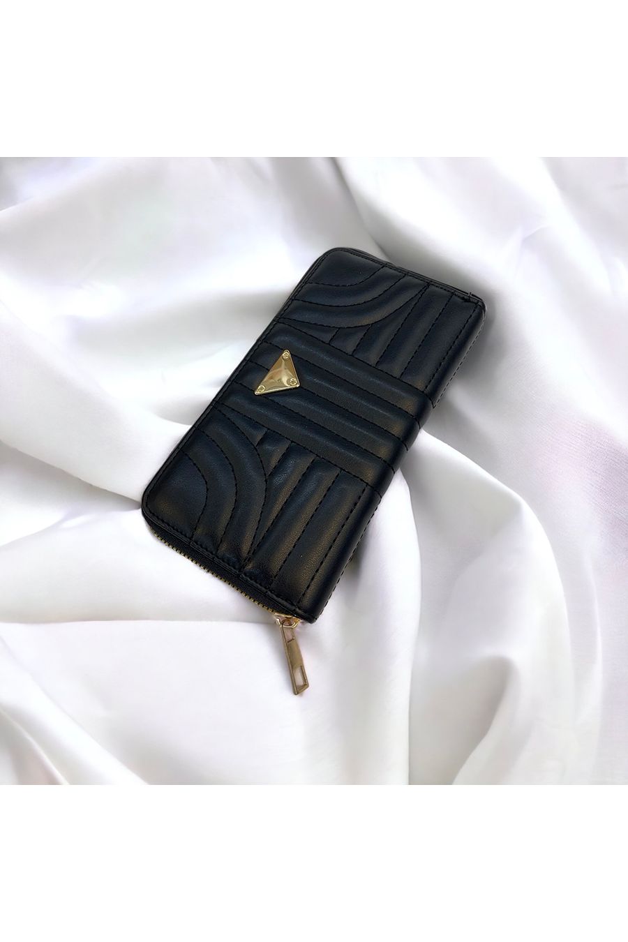 Patterned black handbag - 1