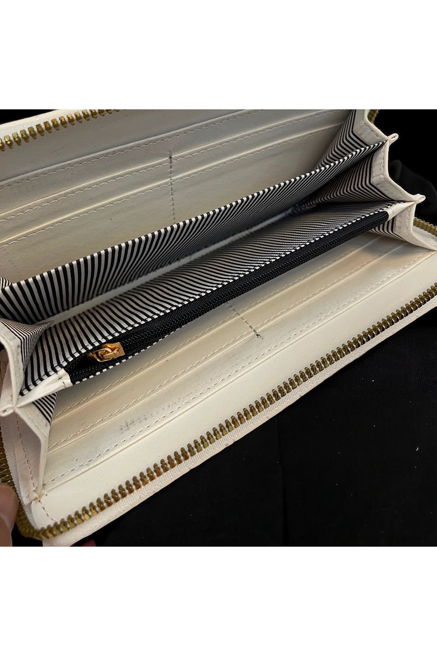 Porte feuille blanc matelassé  - 2