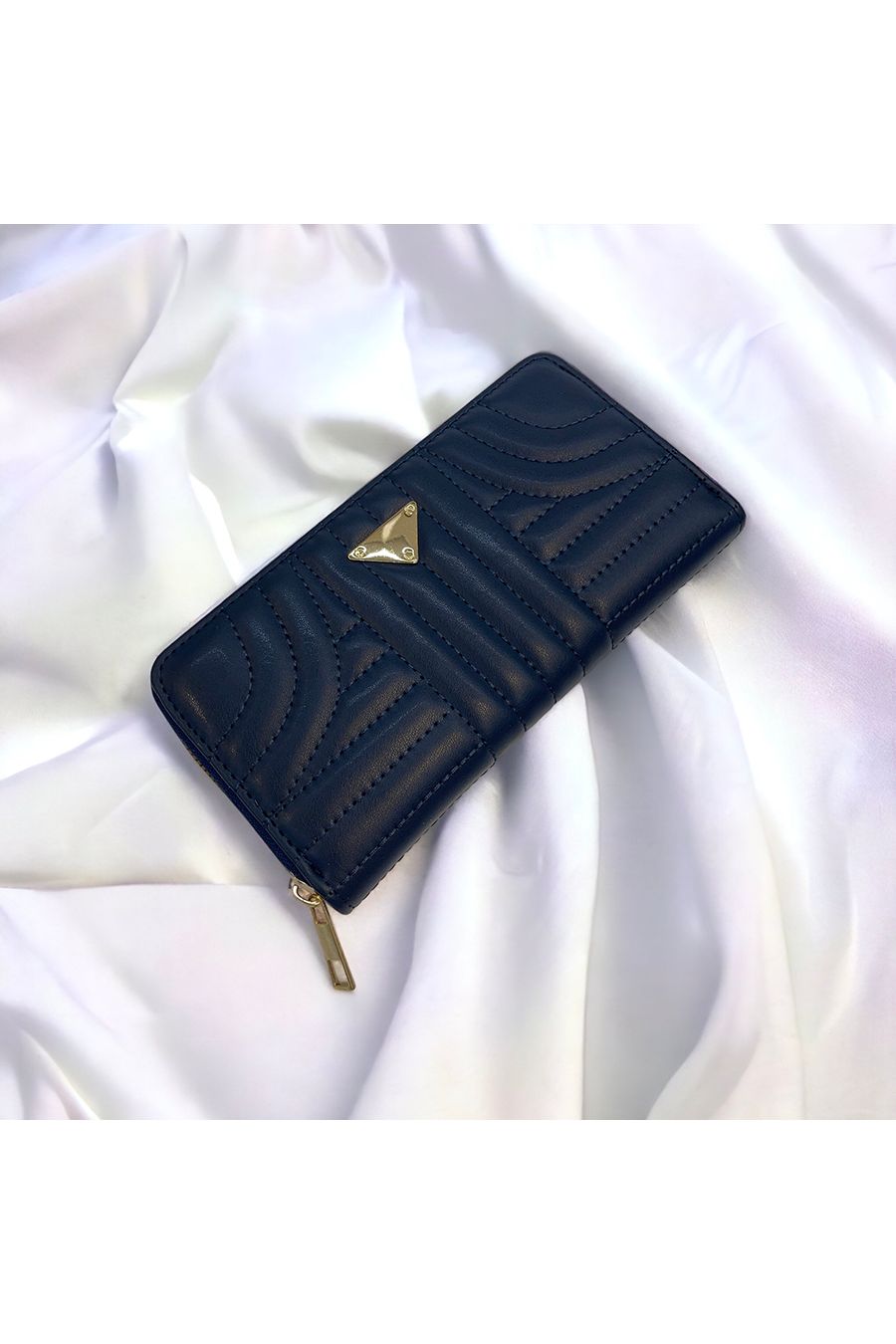 Patterned black handbag - 1