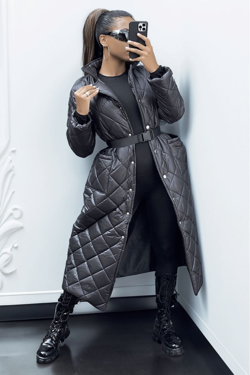 Long quilted down jacket in black - 2