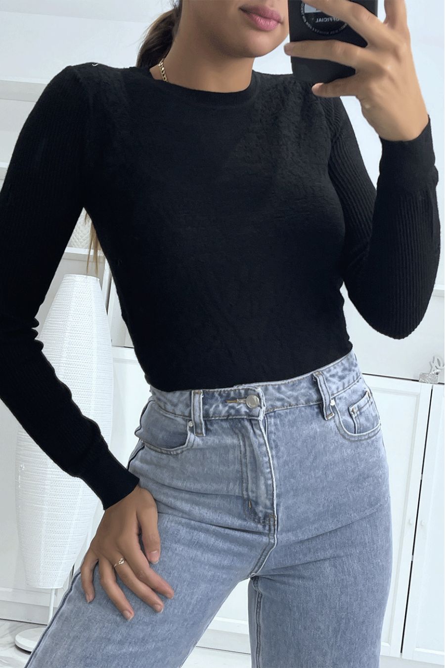 Pull Noir motif Jacquard, et manches côtelés. - 1