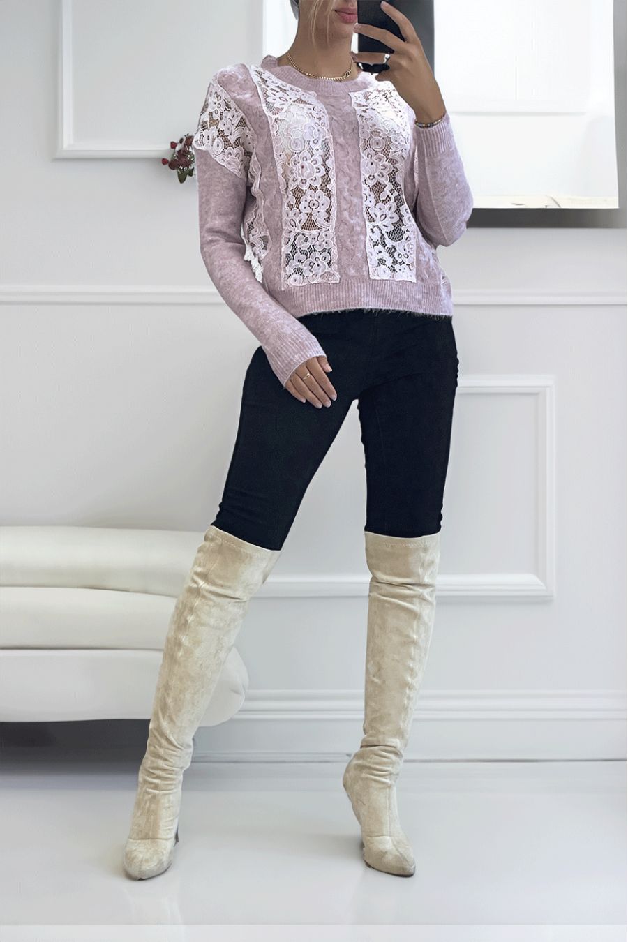 Pull lila à empiècement en dentelle et coupe basique