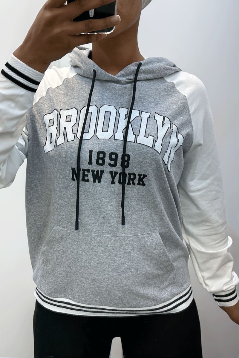 White and gray hoodie with BROOKLYN writing - 2