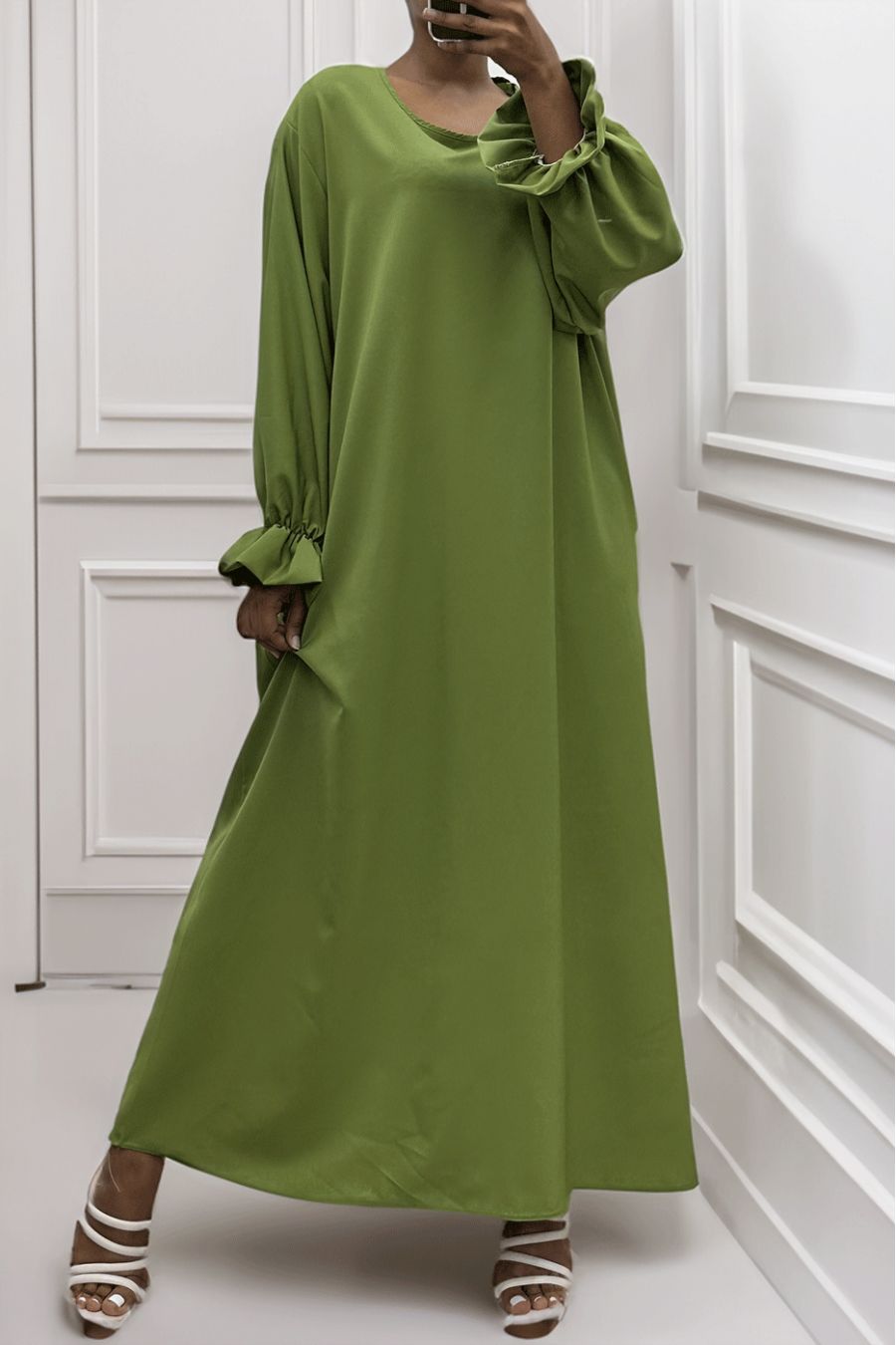 Longue abaya vert anis froncé aux manches - 2