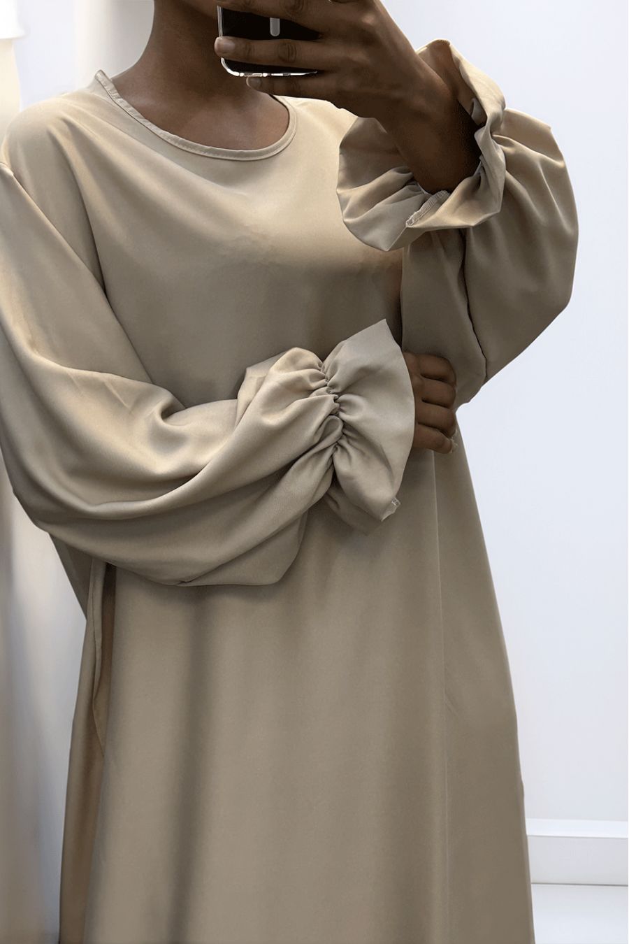 Longue abaya beige froncé aux manches - 4